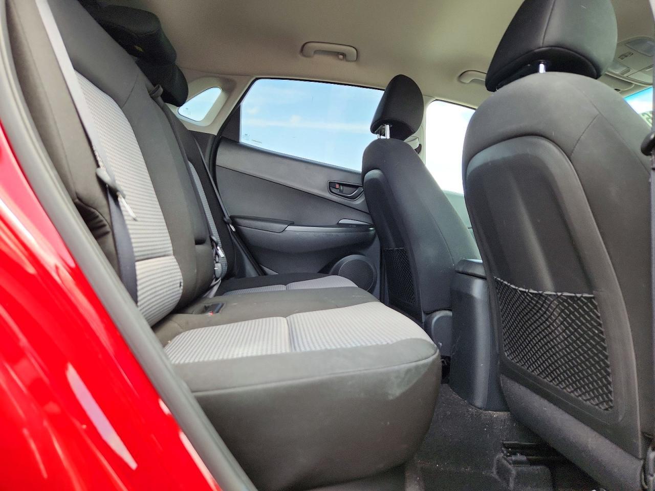 Hyundai Kona SEL Auto AWD 2021