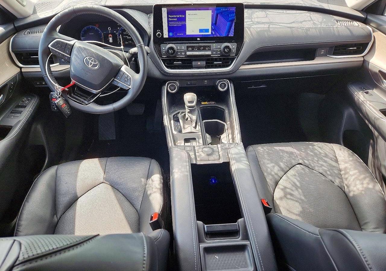 Toyota Grand Highlander XLE AWD (Natl) 2024