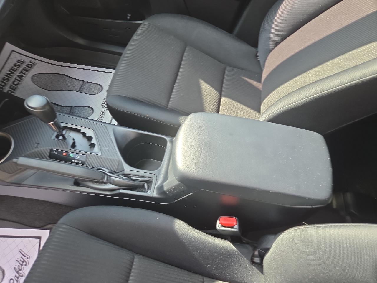 Toyota RAV4 AWD 4dr LE (Natl) 2015