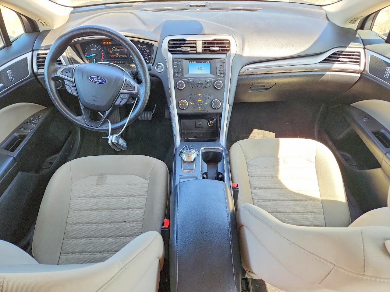 Ford Fusion S FWD 2020