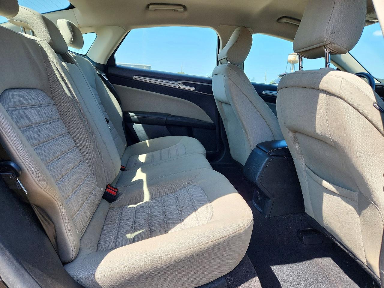 Ford Fusion S FWD 2020