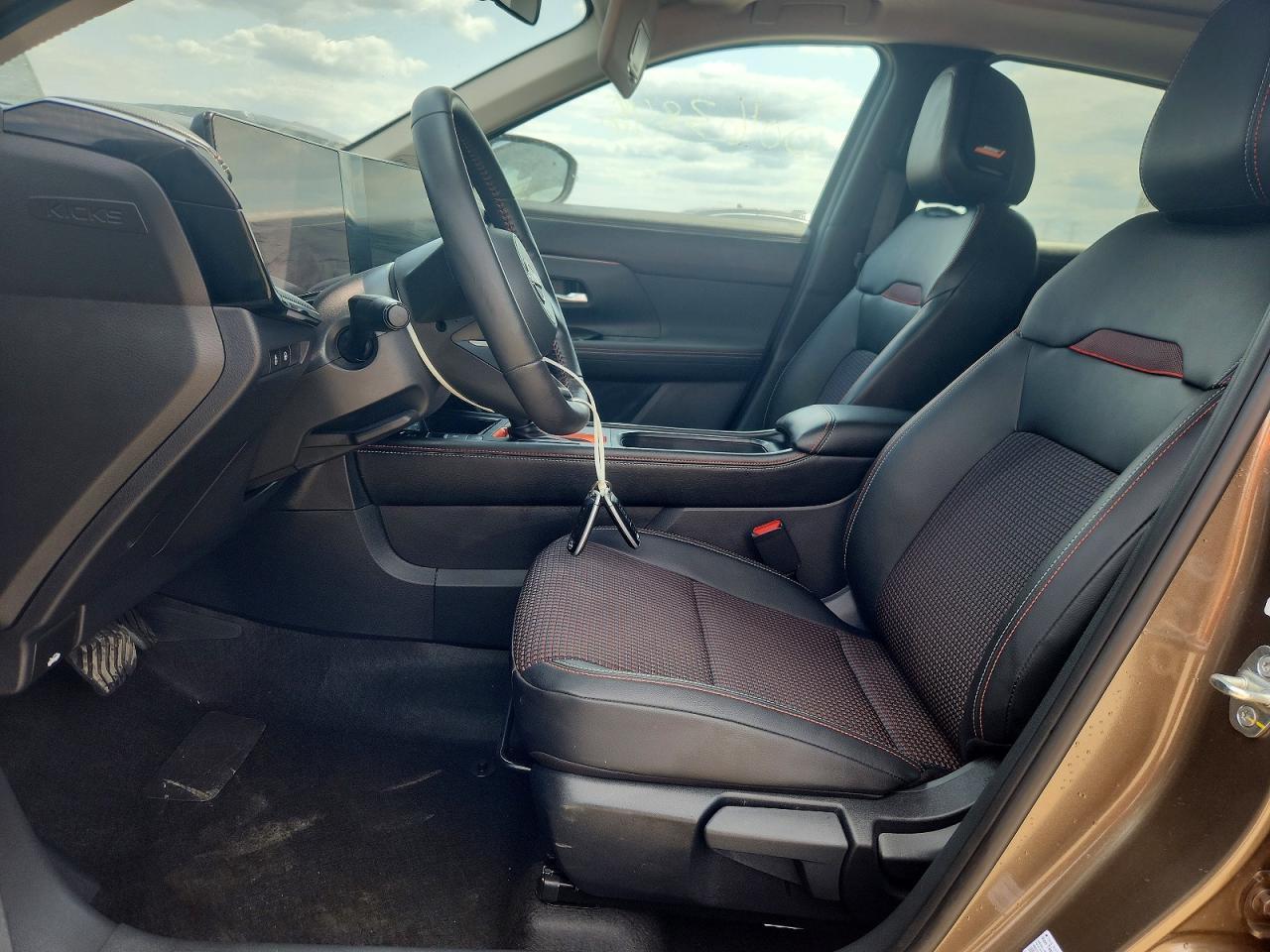 Nissan Kicks SR AWD 2025