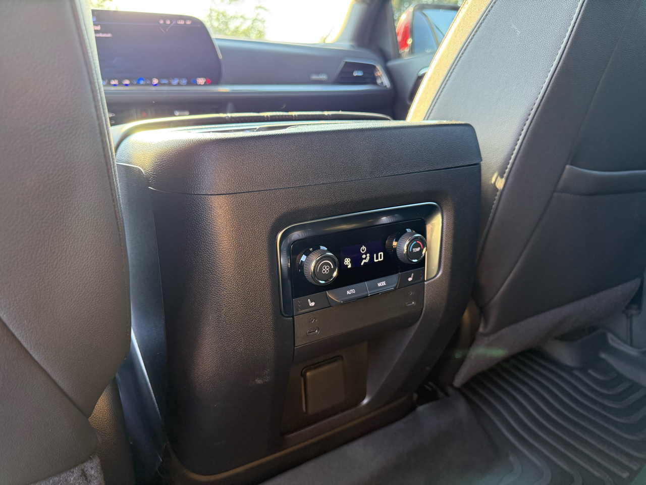 Chevrolet Tahoe 4WD 4dr High Country 2025 Chevrolet Tahoe 4WD 4dr High Country 2025