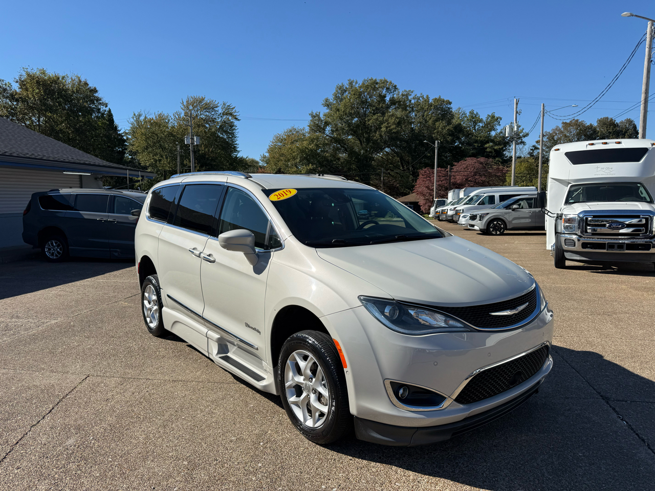 Chrysler Pacifica Touring L Plus FWD 2019