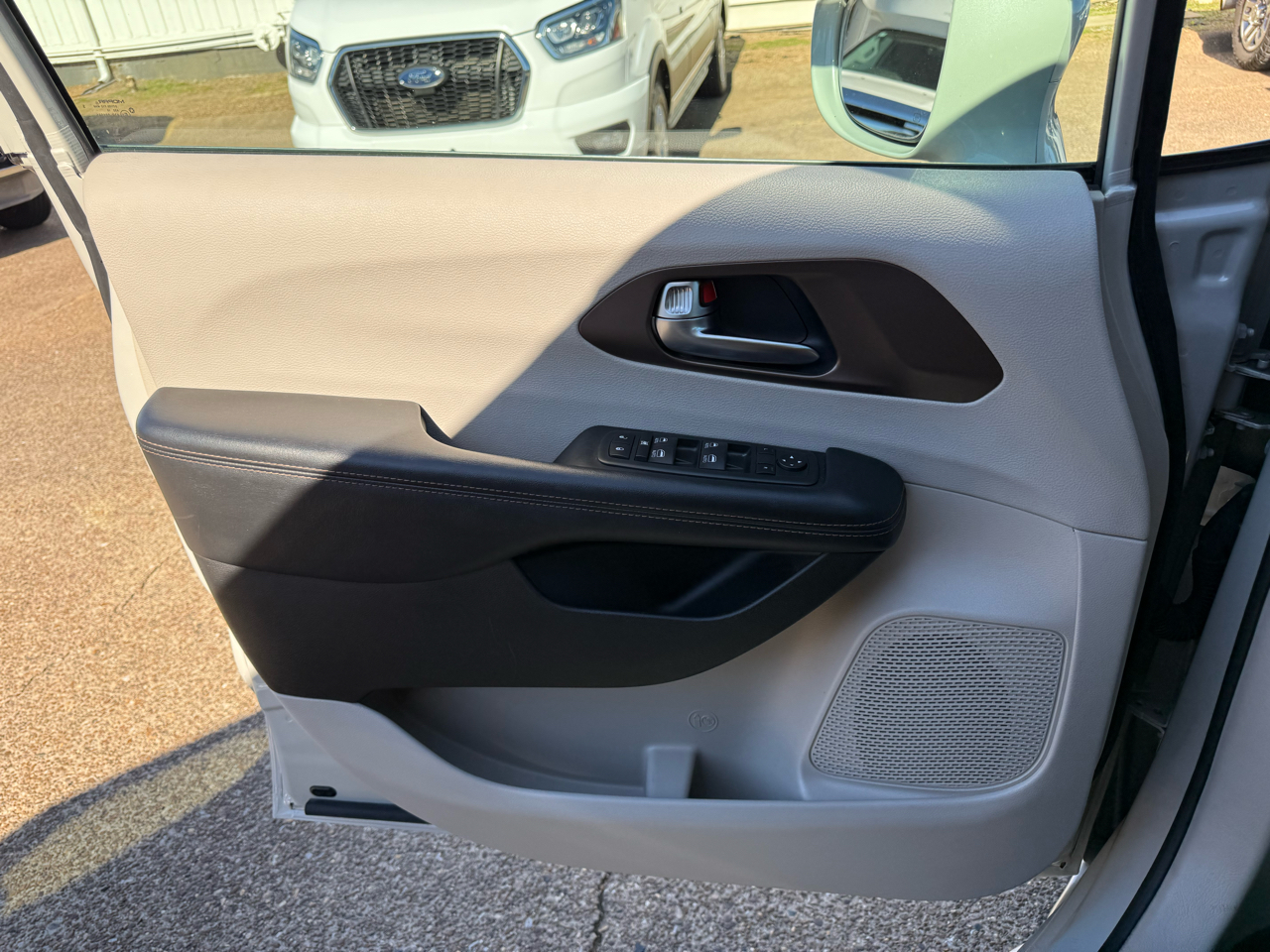 Chrysler Pacifica Touring L Plus FWD 2019