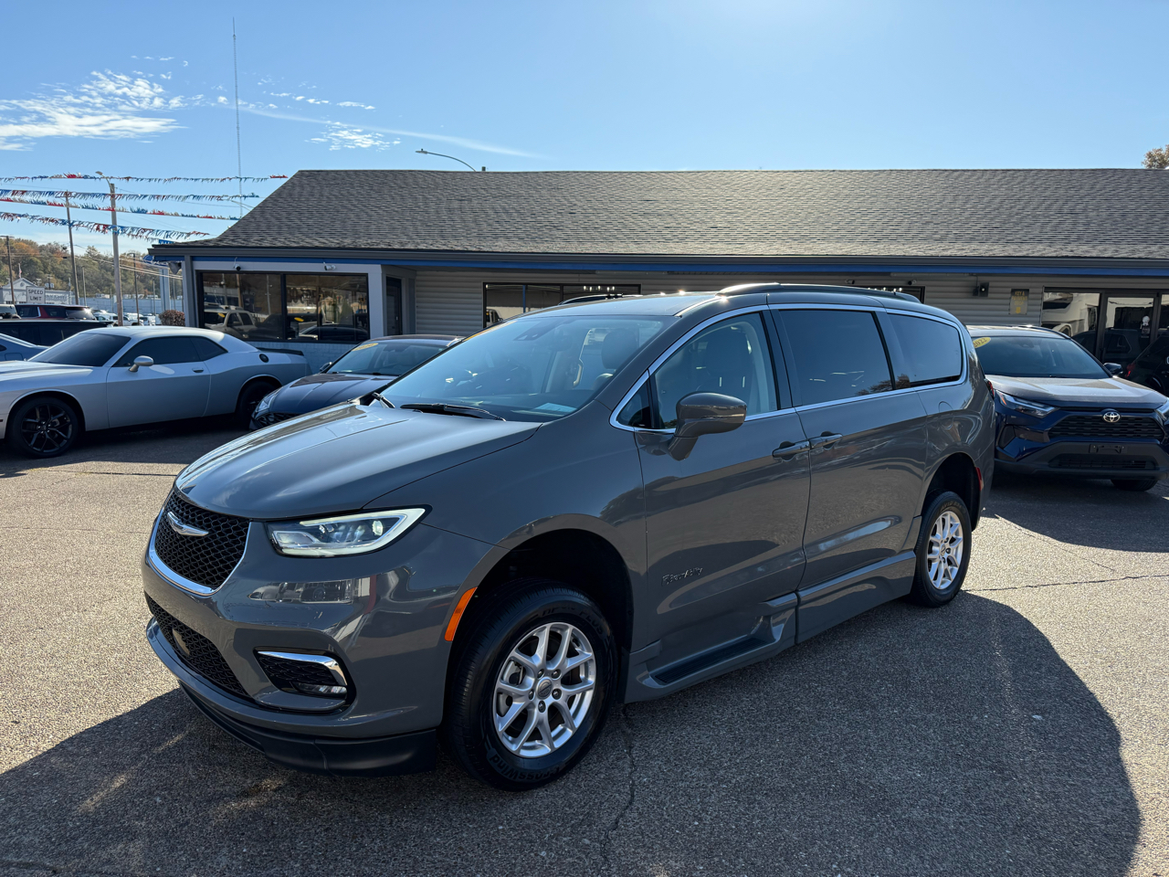 Chrysler Pacifica Touring L FWD 2022