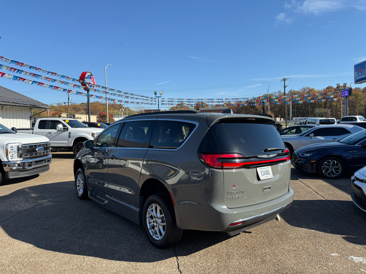Chrysler Pacifica Touring L FWD 2022