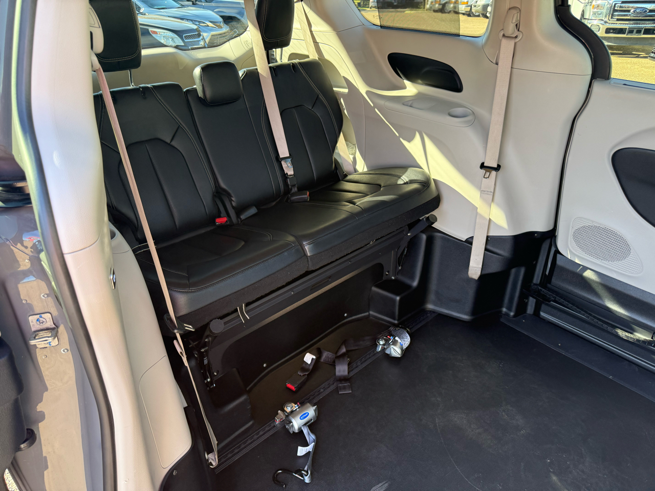 Chrysler Pacifica Touring L FWD 2022