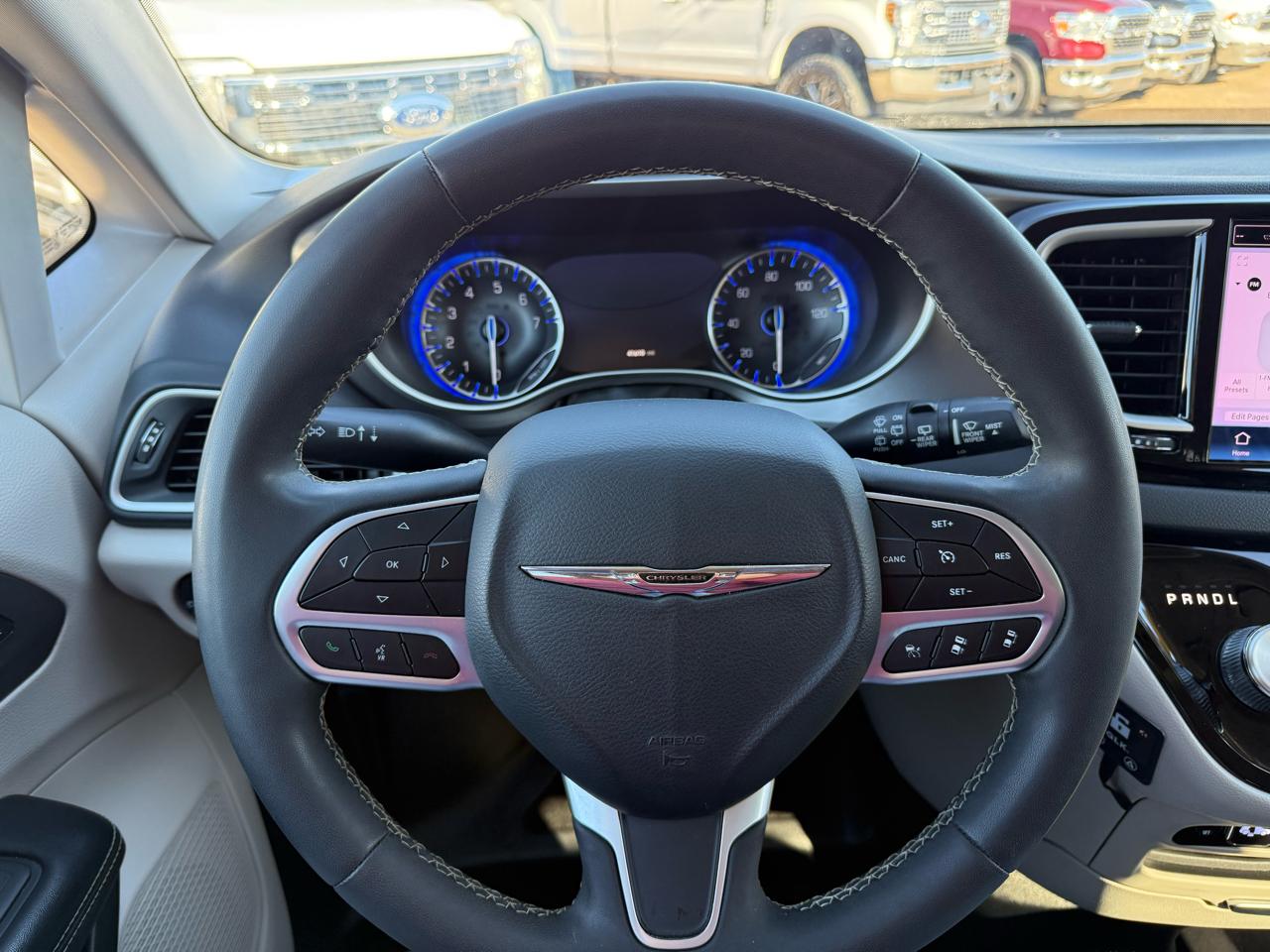 Chrysler Pacifica Touring L FWD 2022