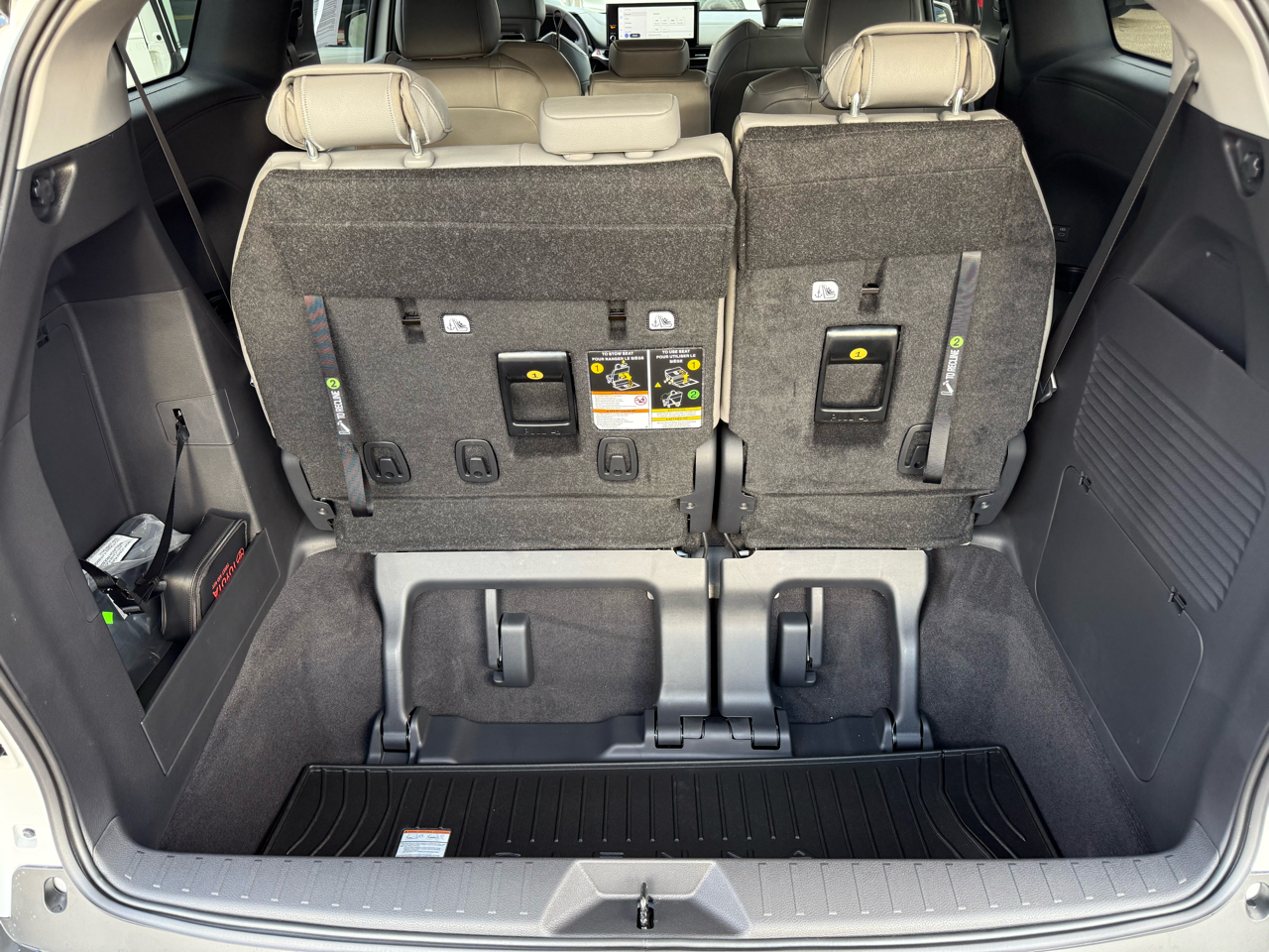 Toyota Sienna XLE FWD 8-Passenger (Natl) 2025