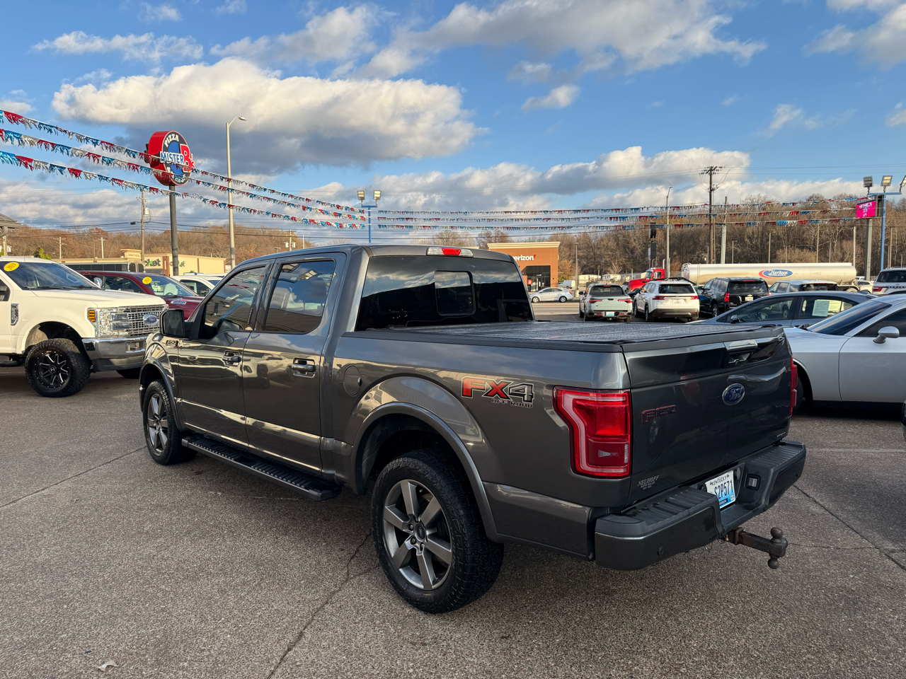Ford F-150 4WD SuperCrew 145" Lariat 2015