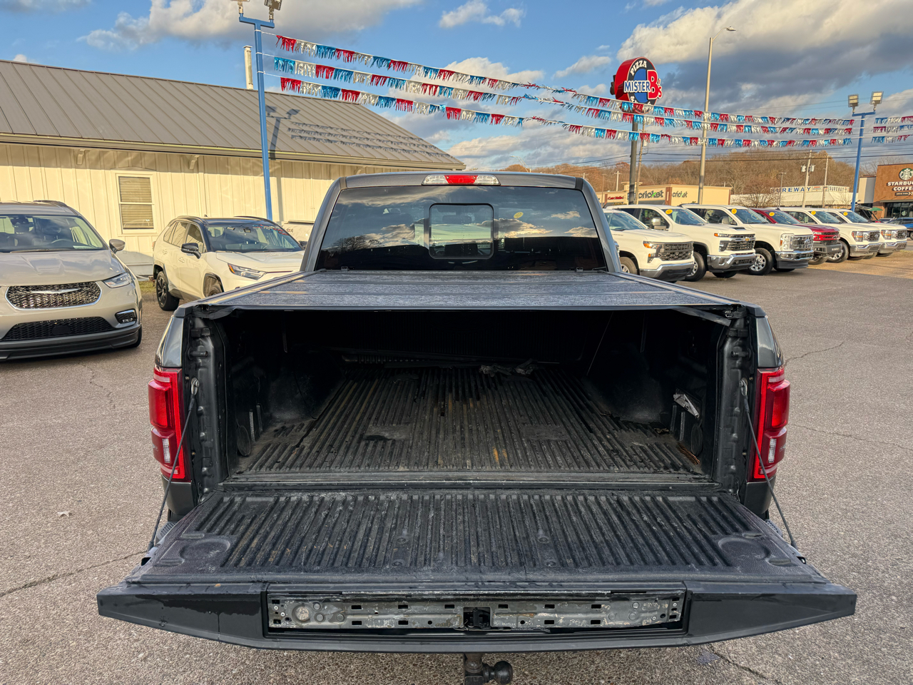 Ford F-150 4WD SuperCrew 145" Lariat 2015