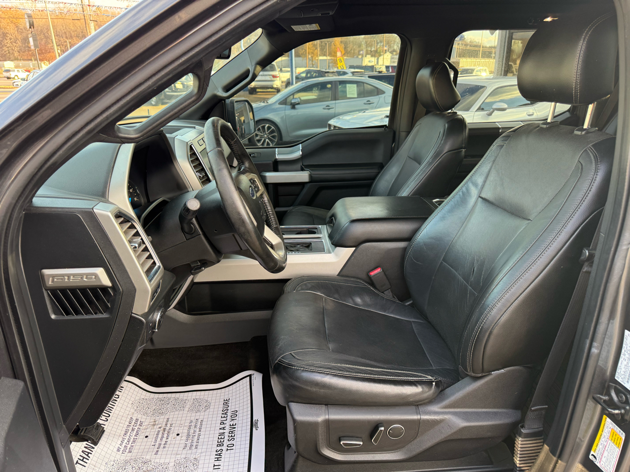 Ford F-150 4WD SuperCrew 145" Lariat 2015