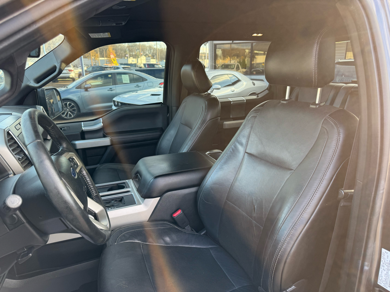 Ford F-150 4WD SuperCrew 145" Lariat 2015