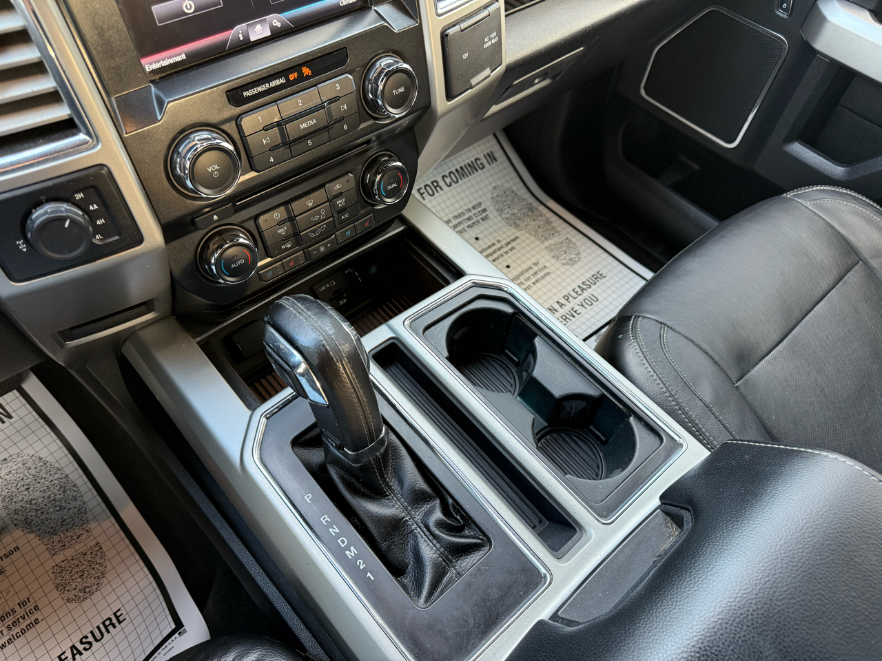 Ford F-150 4WD SuperCrew 145" Lariat 2015