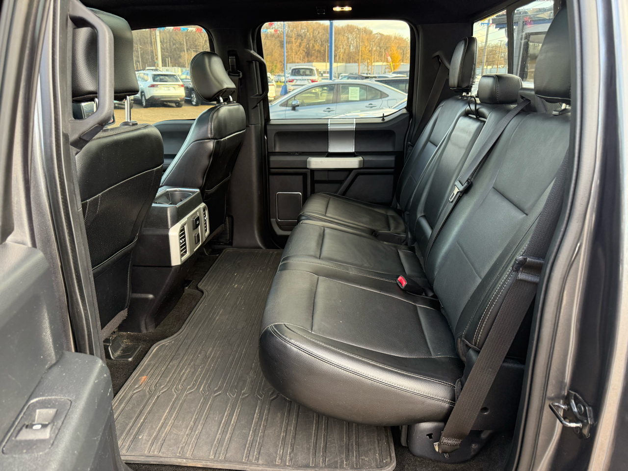 Ford F-150 4WD SuperCrew 145" Lariat 2015