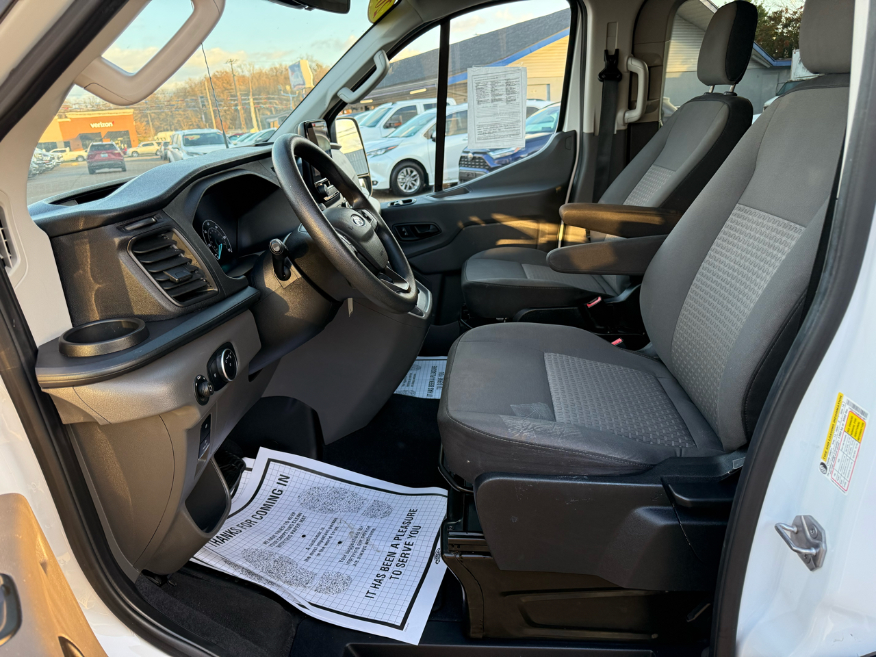 Ford Transit Passenger Wagon T-350 148" Low Roof XLT RWD 2021