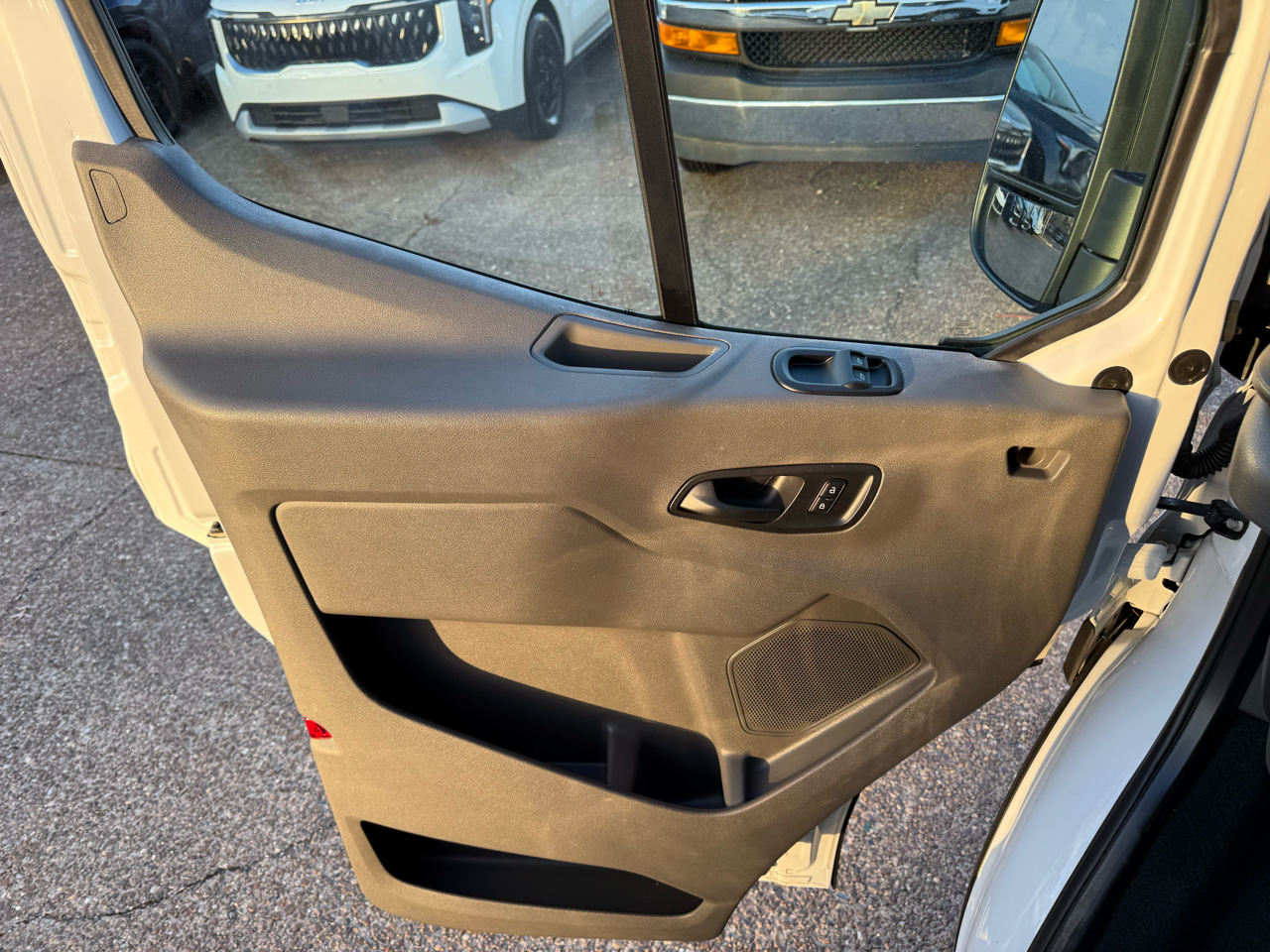 Ford Transit Passenger Wagon T-350 148" Low Roof XLT RWD 2021