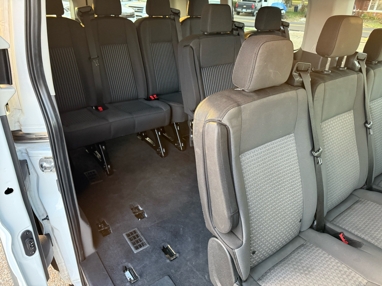 Ford Transit Passenger Wagon T-350 148" Low Roof XLT RWD 2021