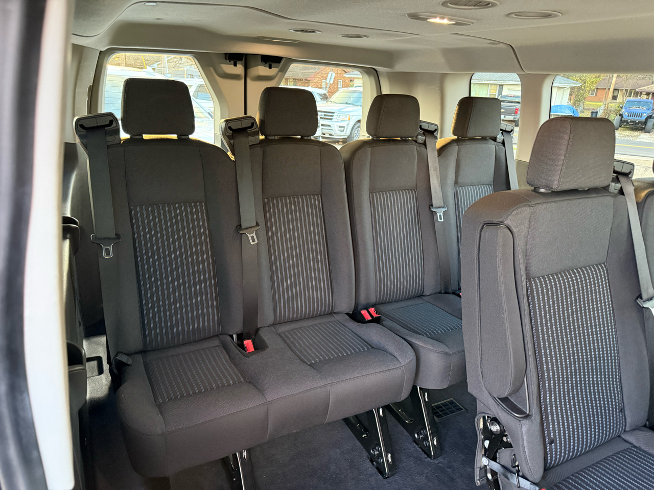 Ford Transit Passenger Wagon T-350 148" Low Roof XLT RWD 2021