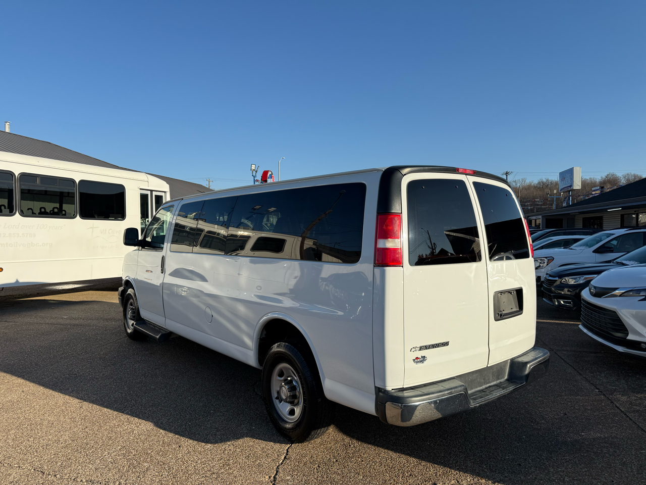 Chevrolet Express Passenger RWD 3500 155" LT 2019