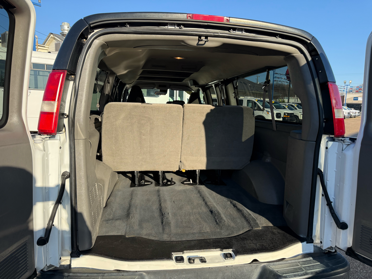 Chevrolet Express Passenger RWD 3500 155" LT 2019