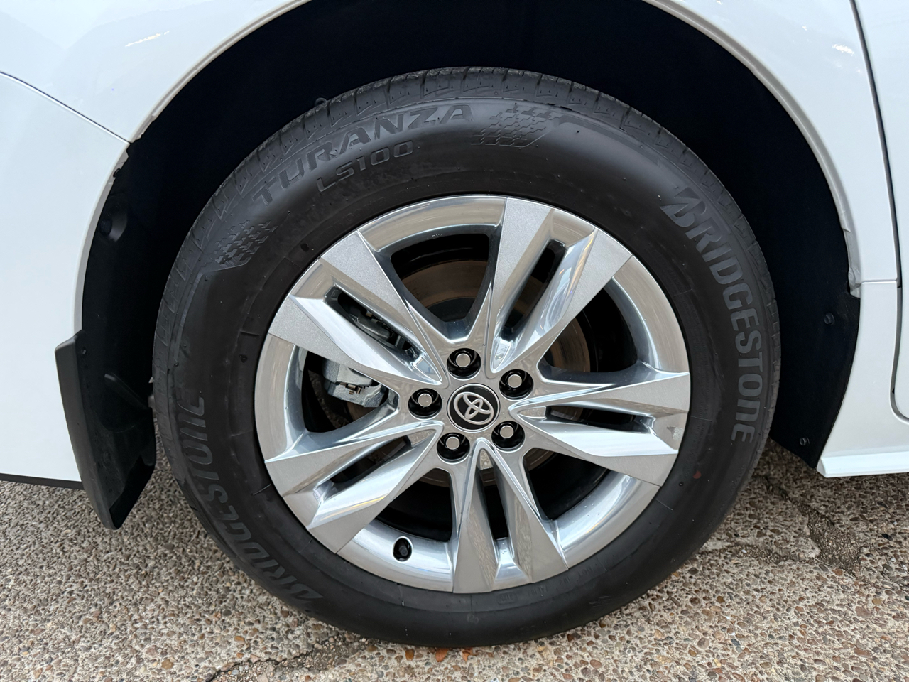 Toyota Sienna XLE AWD 7-Passenger (Natl) 2025