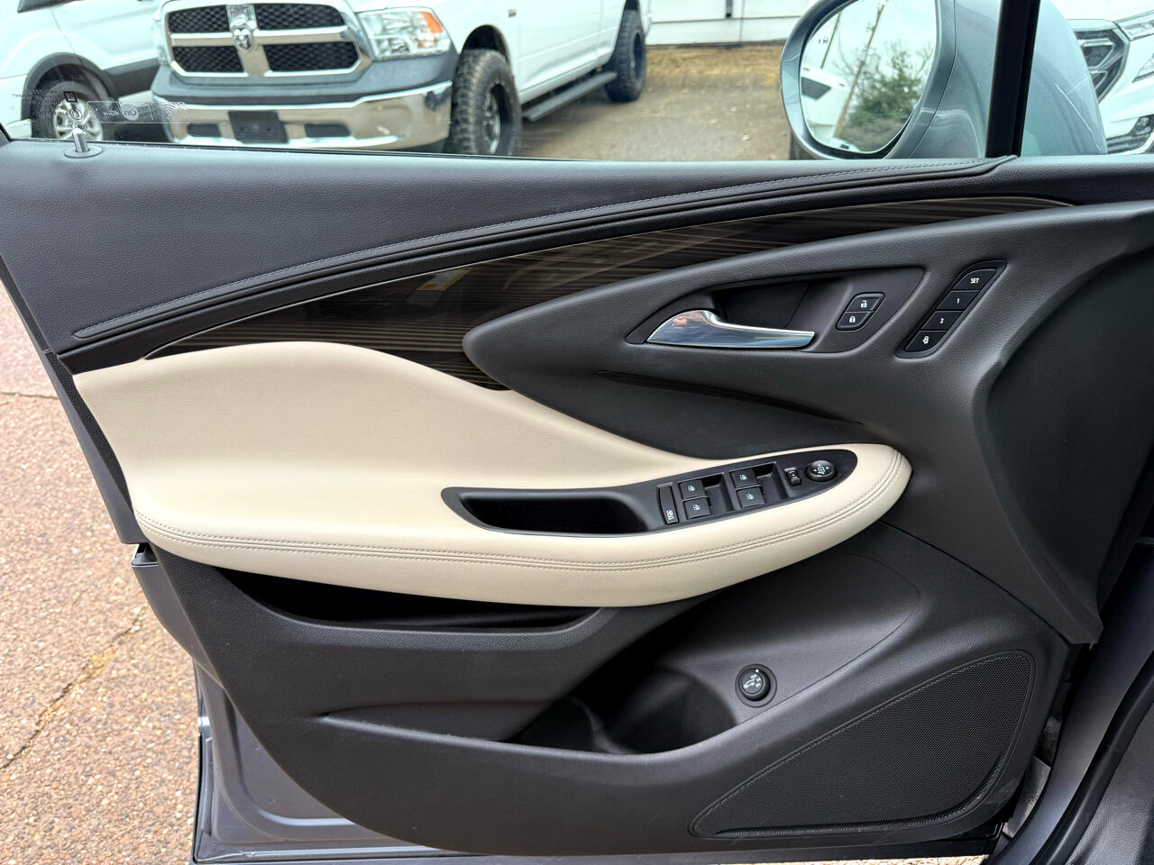 Buick Envision FWD 4dr Essence 2020