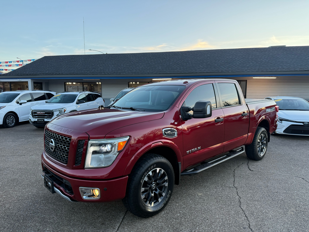 Nissan Titan 4x4 Crew Cab PRO-4X 2017