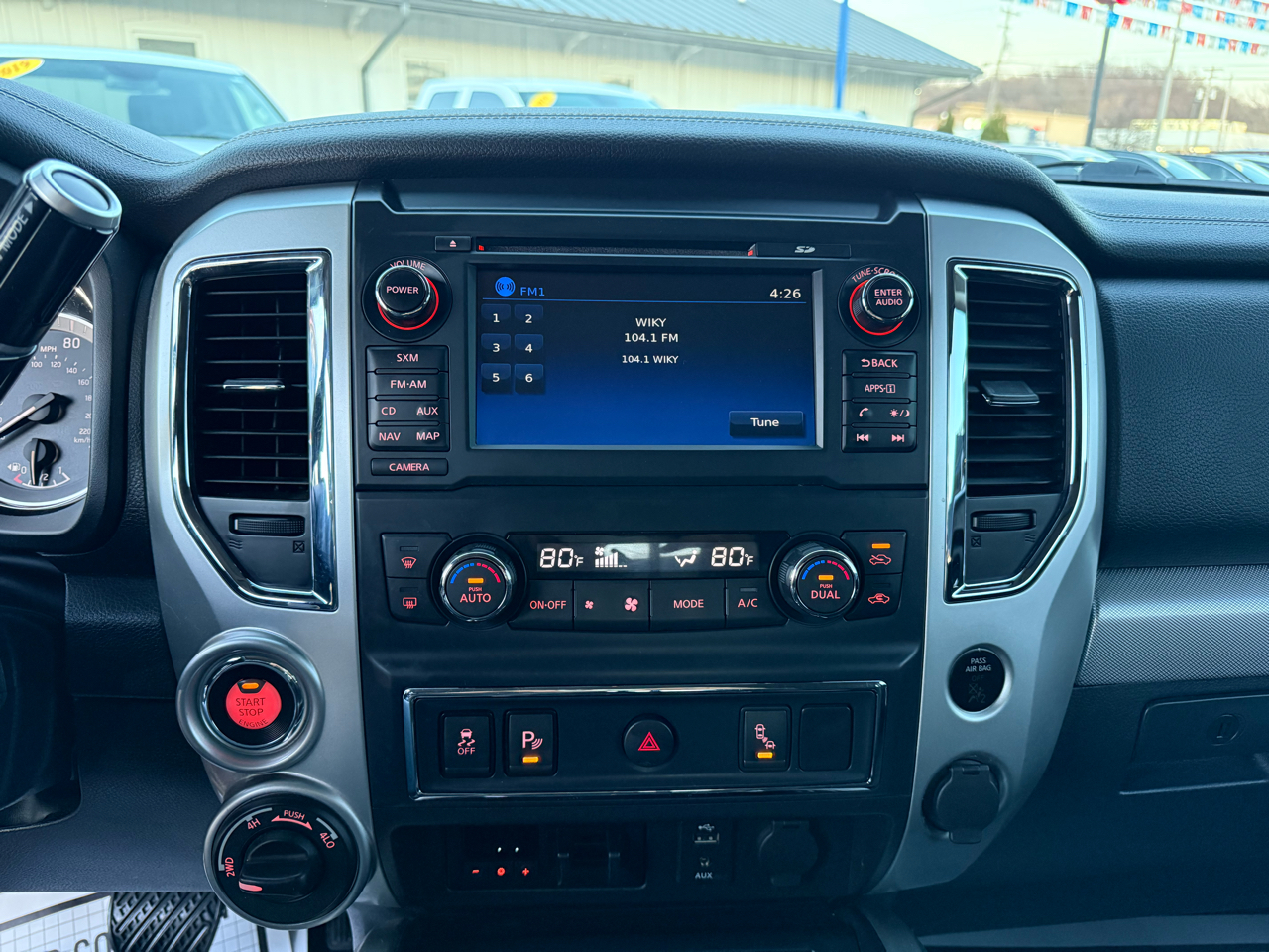 Nissan Titan 4x4 Crew Cab PRO-4X 2017