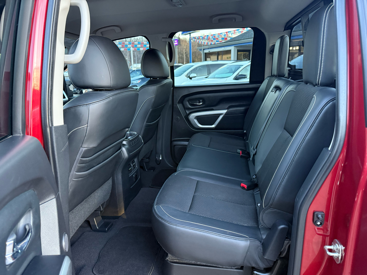 Nissan Titan 4x4 Crew Cab PRO-4X 2017