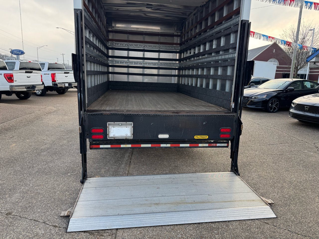 Isuzu Trucks NRR  2018