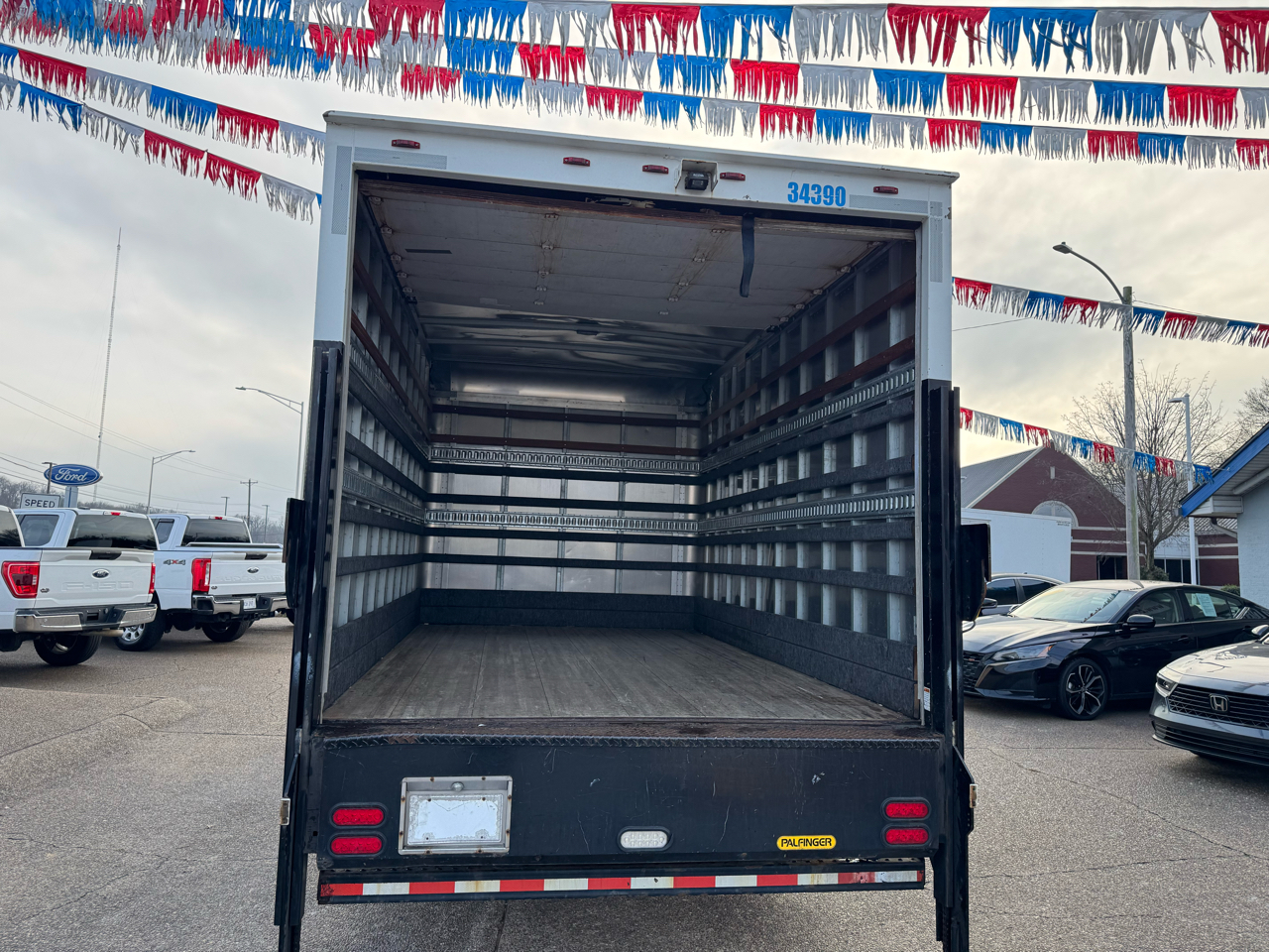 Isuzu Trucks NRR  2018