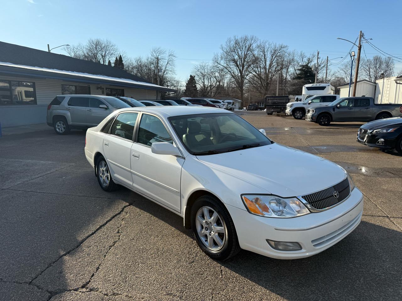Toyota Avalon 4dr Sdn XLS w/Bucket Seats (Natl) 2001