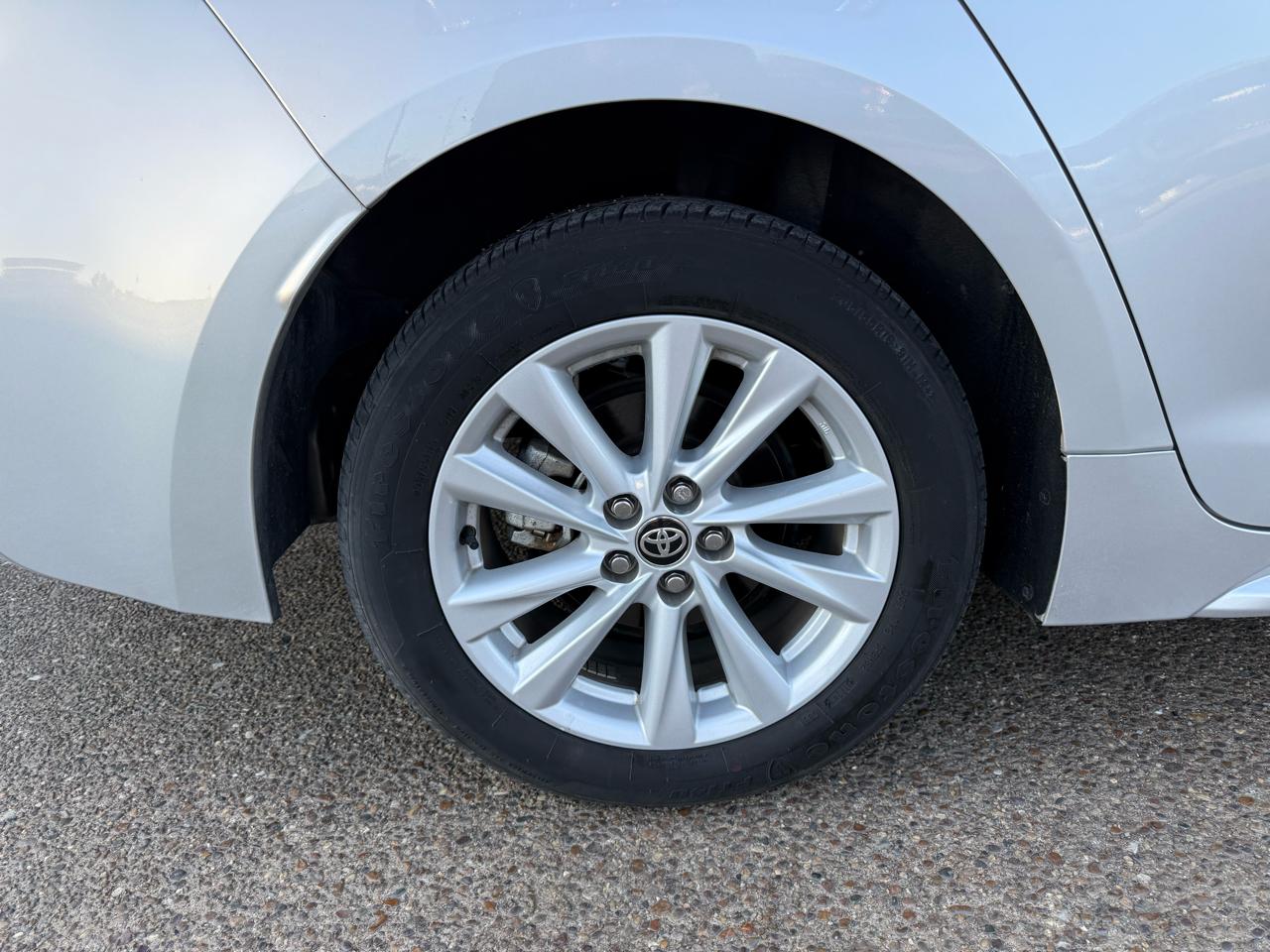 Toyota Corolla LE CVT (Natl) 2024