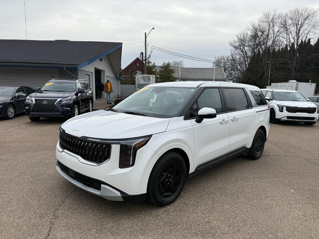 Kia Carnival LXS FWD 2025