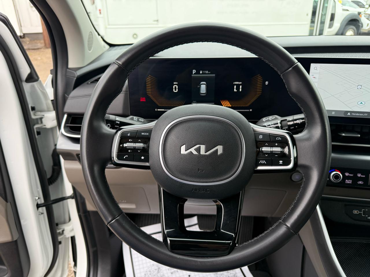 Kia Carnival LXS FWD 2025