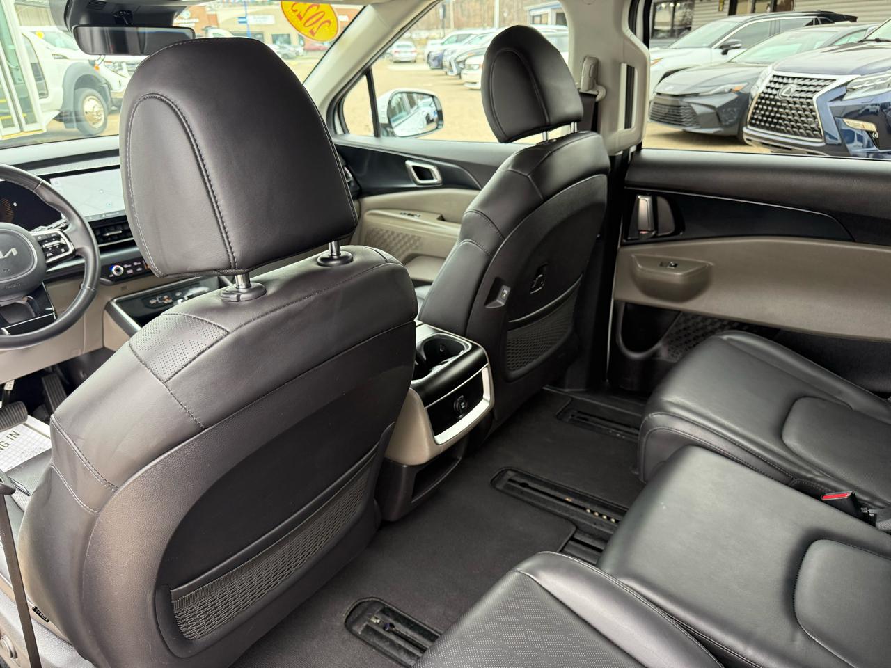 Kia Carnival LXS FWD 2025