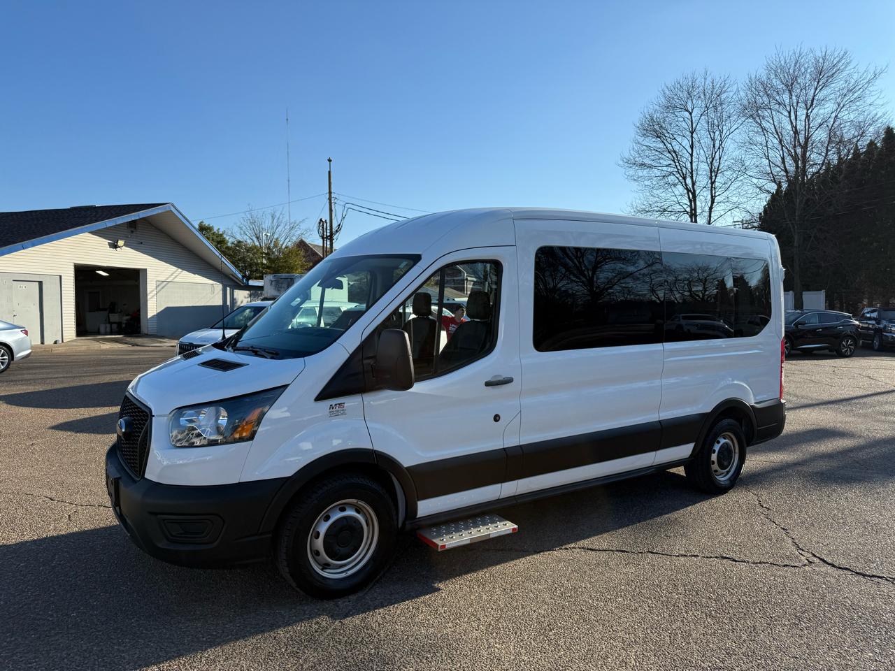 Ford Transit Passenger Wagon T-350 148" Med Roof XLT RWD 2023