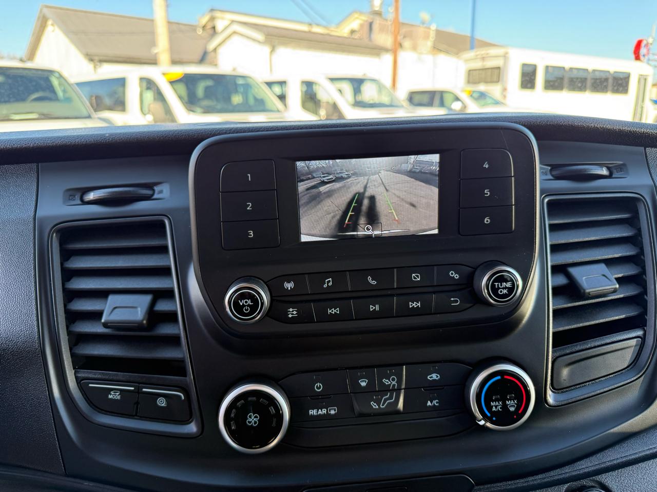 Ford Transit Passenger Wagon T-350 148" Med Roof XLT RWD 2023