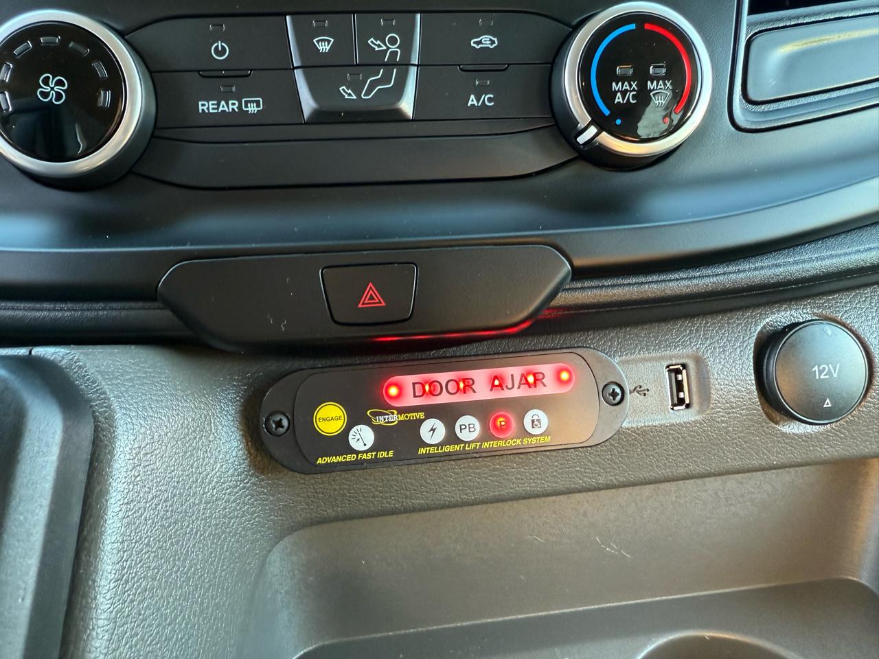 Ford Transit Passenger Wagon T-350 148" Med Roof XLT RWD 2023