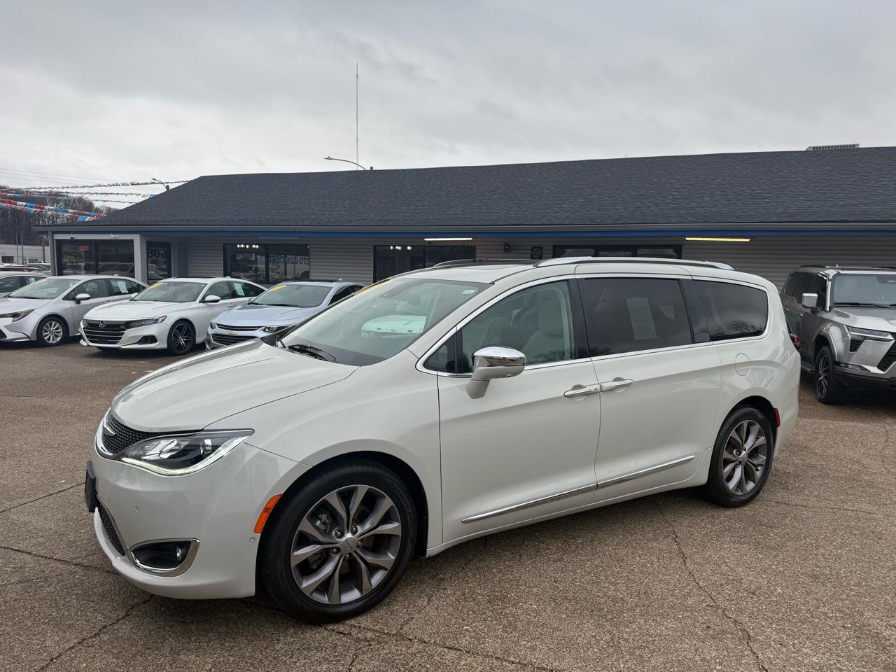 Chrysler Pacifica Limited FWD 2020