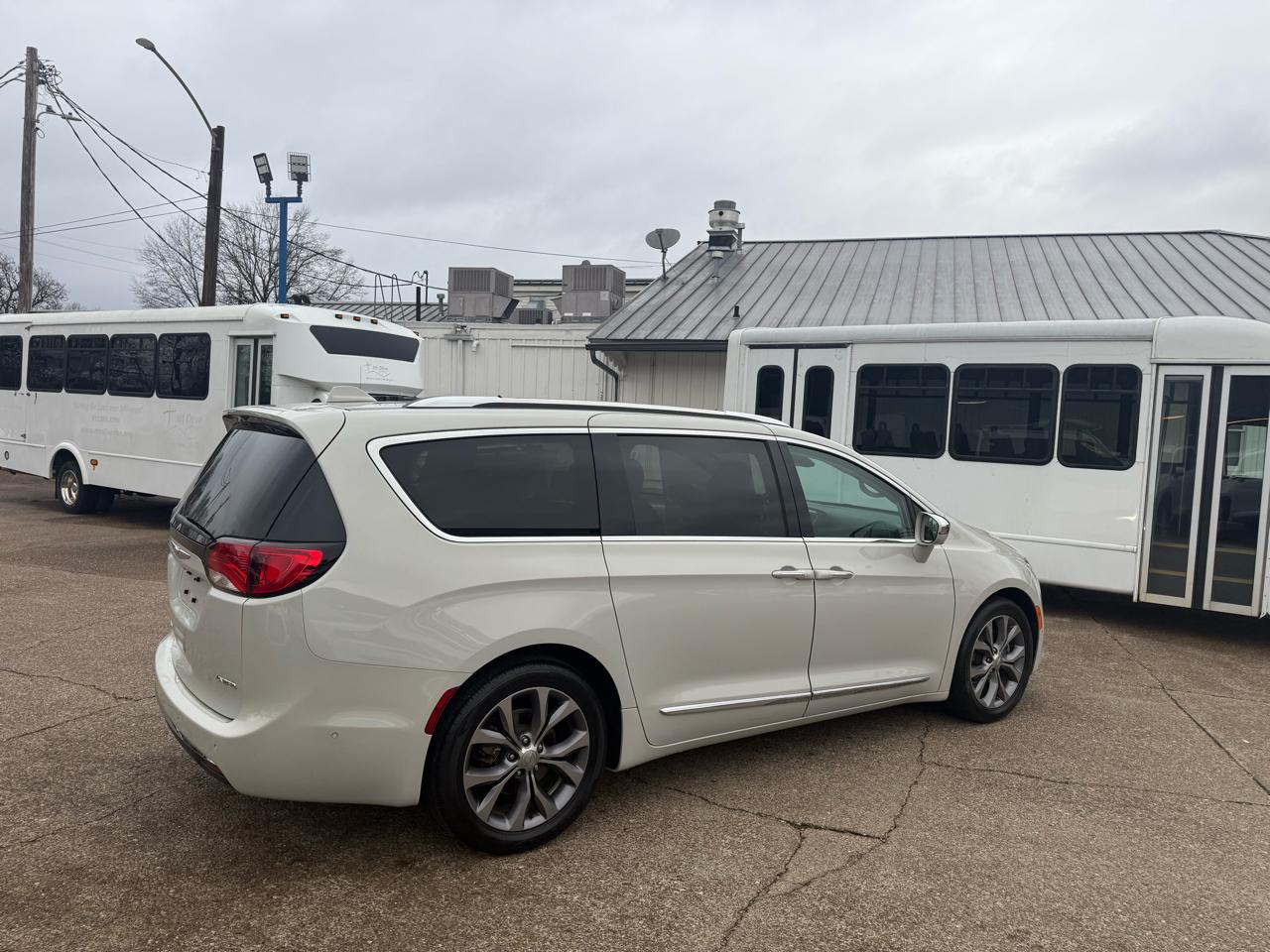 Chrysler Pacifica Limited FWD 2020