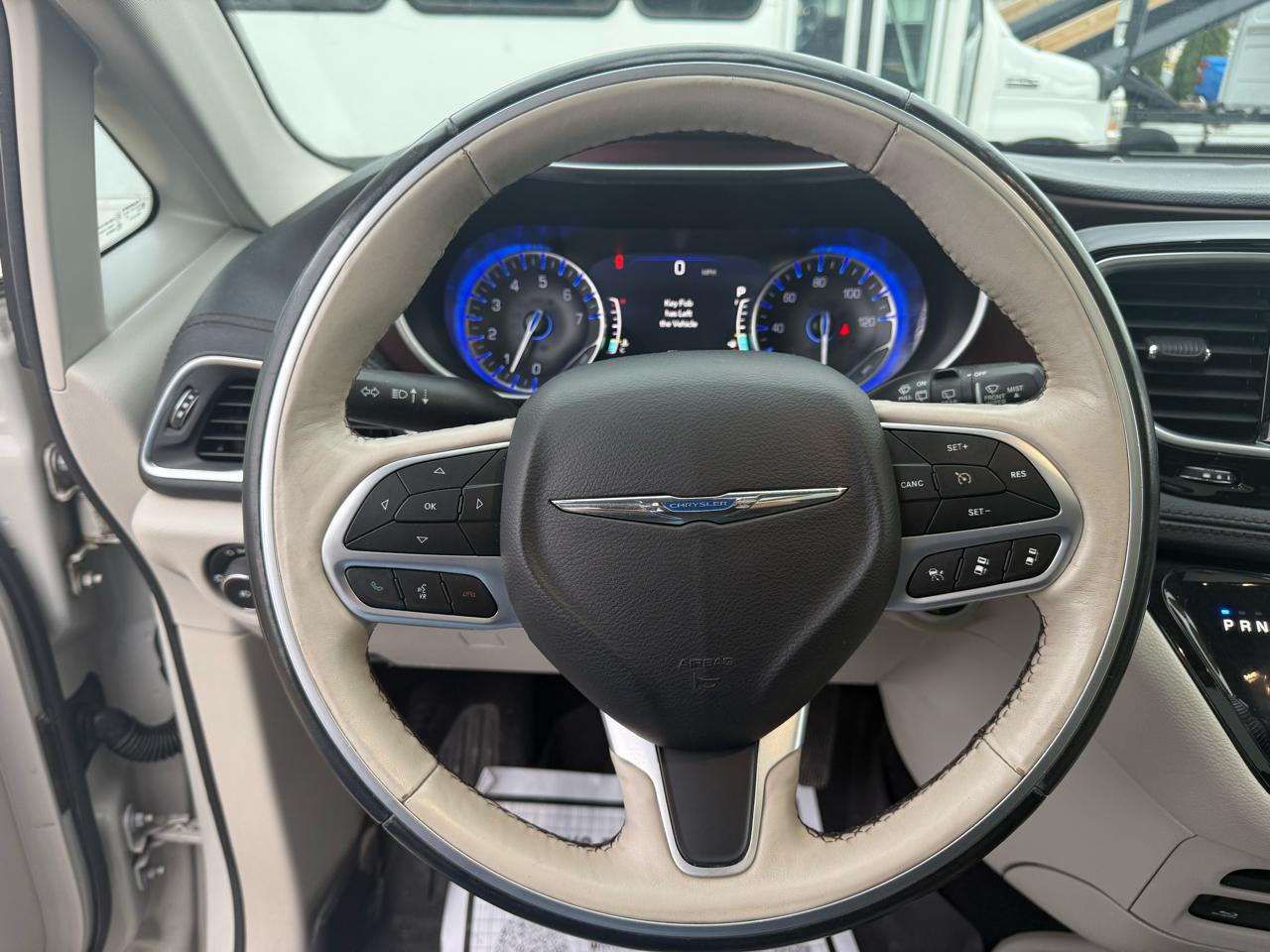 Chrysler Pacifica Limited FWD 2020