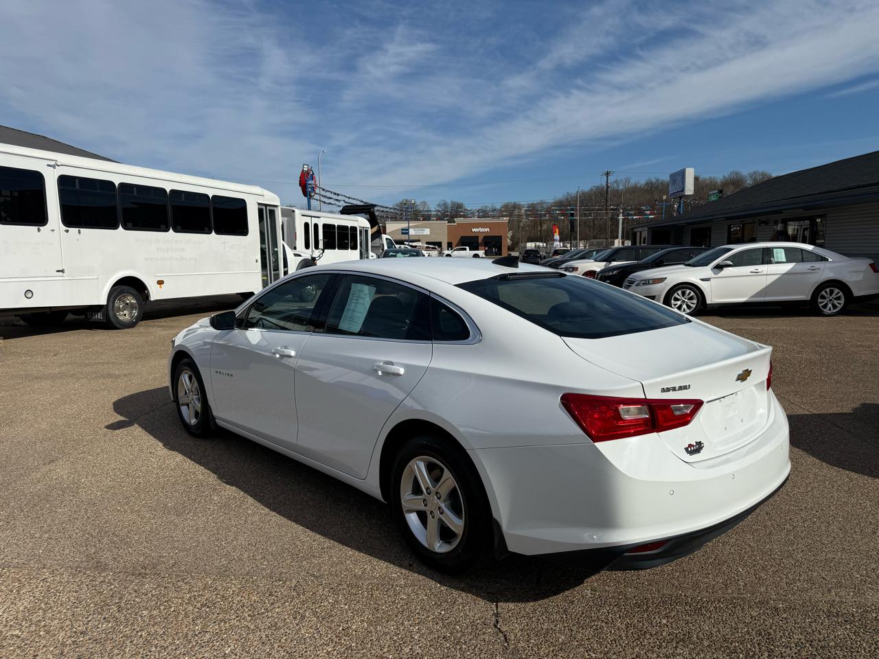 Chevrolet Malibu 4dr Sdn LS w/1LS 2021