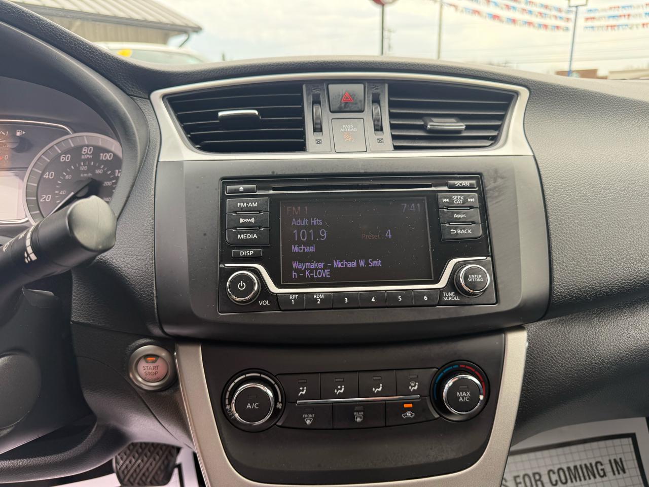 Nissan Sentra 4dr Sdn I4 CVT SV 2015