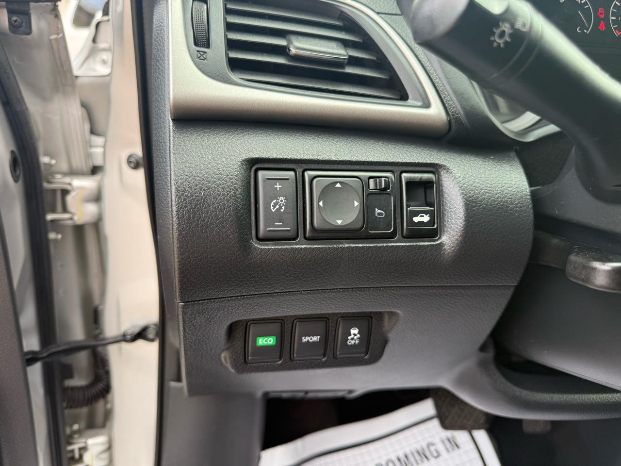 Nissan Sentra 4dr Sdn I4 CVT SV 2015