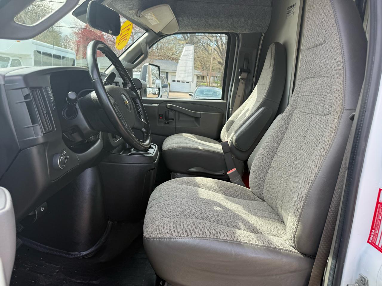 Chevrolet Express Commercial Cutaway 3500 Van 159" 2021