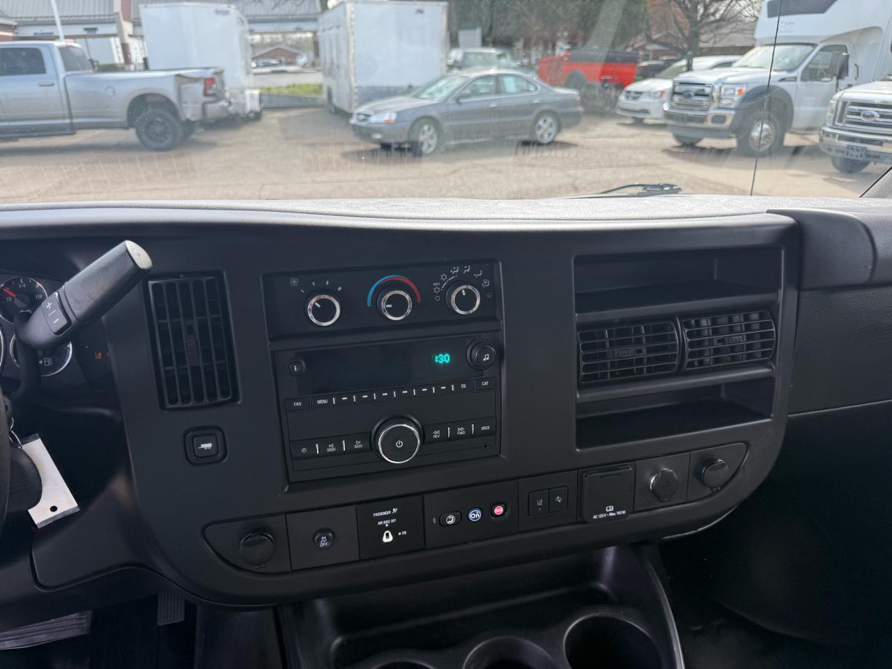 Chevrolet Express Commercial Cutaway 3500 Van 159" 2021