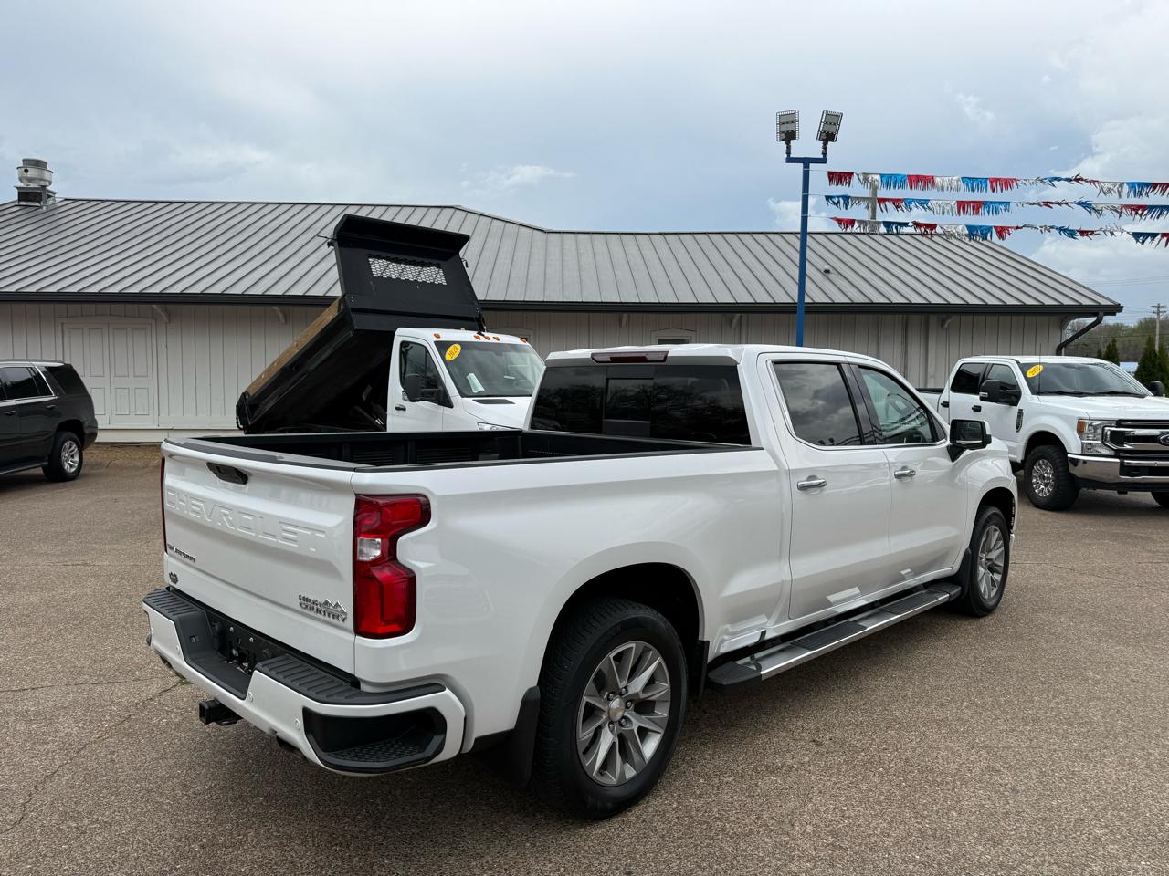 Chevrolet Silverado 1500 LTD 4WD Crew Cab 157" High Country 2022